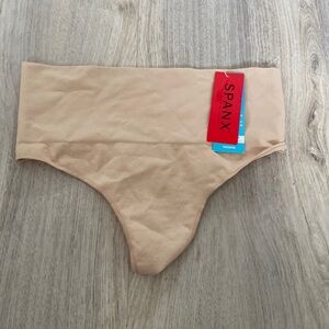 Spanx Everyday Shaping Thong size S NWT
